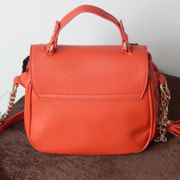 NWT BCBG PARIS Red Faux Leather Quilted Shoulder Bag Flap Chain Link Tassel - Picture 10 of 16